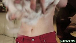 Oh putain, j'y crois pas cette star du porno adulte s'est fait juter sur la gueule et plus...