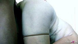 Drzna 78-letna nemška babica jo trdo jebe mladi 18+ fant v ekstremnem pornu