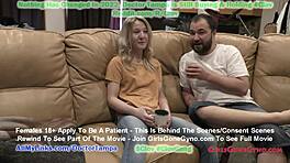 Clov Stacy Shepards първи гинекологичен преглед от доктор Tampa разкрива 18-годишната секси в GirlsGoneGyno.com във Флорида болница.