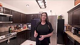 Mama vitregă Coco Vandi mă învață să rezist mai mult