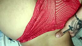 אוי וואו! פעם ראשונה עם אישה בוגרת מרגישה מטורפת!