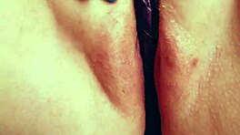 डर्टी स्क्वर्टिंग पैंटीज में ड्रिपिंग वेट टाइट पस्सी के साथ