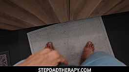 Fiona y Alicia se dejan follar el culo por el padrastro.