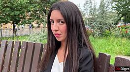 Naivná biznis ženská vošla na casting, dostala tvrdú jebačku za rýchle prachy!