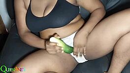 אחי החורג לקח את הכוס הוירג'ינית שלי בחוץ. אסייתית שמנמנה קיבלה דוגיסטייל בציבור