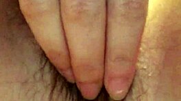 야, 온라인에서 만난 귀여운 베트남 틴 18+ 얘, 제일 달콤한 미소. 근데 그 뒤에 숨겨진 야한 면이 있어!