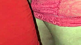 Уау, видях стегнато девствено путе да свършва на огромен кур! 😍