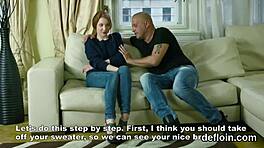 Cutie Comel Membuka Pepek Kurusnya Untuk Fetish Deflorasi