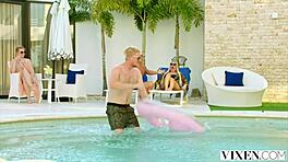 فتاة صغيرة ليلي لا تقاوم إثارة إغراء الرجال المتزوجين