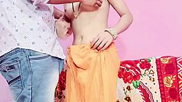 प्यारी भाभी साड़ी में स्टनिंग लग रही है, लगता है अभी ले लूं उसे।