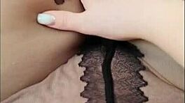 عضة من خلال النايلون بري جداً