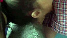 Кэнди Кросс становится на колени для сеанса фейсинга