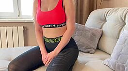 Stepsister Ngewe Stepbrother untuk Uang dengan Creampie di Homemade Rusia