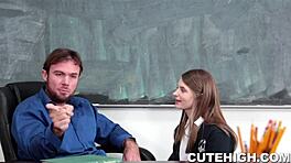 Uske favorite teacher ne petite 18+ brunette ko hard action ke liye jhukaya