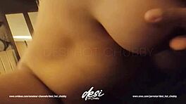 Indijska žena trdo pofukana od moževega bližnjega prijatelja