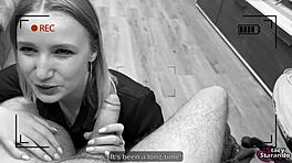 Objednal jsem si uklízečku, ale přišla rozněžnělá mladá 18+ blondýnka a dráždila můj kokot