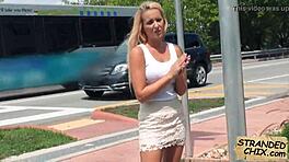 Tesná piča blondínka tínedžerka 18+ Tucker Starr zachytená na skrytej kamere na verejnosti