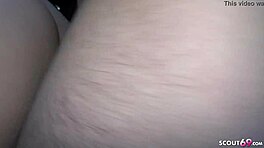 Niemiecka uliczna kurwa Mia pieprzona przez 3 starych typów na parkingu