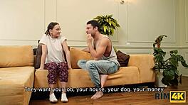 रशियन युवती 18+ स्टॉकिंग्स में गैंड चाटती है