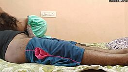 ابنة عم هندية تتناك شرجي من قريبها في عيد ميلادها