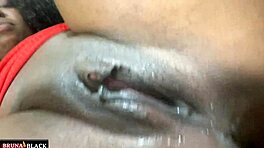 Amo il creampie nella mia figa, spingendolo fuori lentamente, cavolo errore