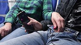 遥控器在公共火车上触发我的强烈高潮