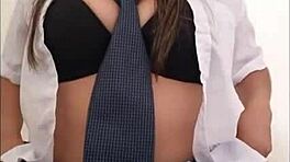 Yo, murid 18 tahun bolos kelas untuk dansa sensual di kantor direktur