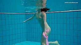 OMG, Liza Bubarek olyan forró víz alatti sellő csaj!!