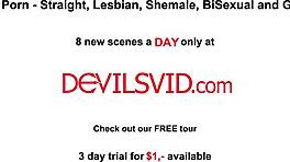 Hé baby-sitter, tu veux nous rejoindre pour un trio chaud avec grosse bite ?