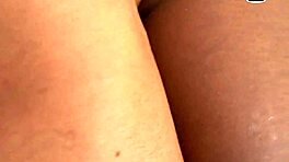 Magere zwarte tiener 18+ snakt naar die witte lul! 😍