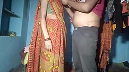 देशी गांव की भाभी पेशाब करते हुए पकड़ी गई हॉट वायरल एमएमएस में