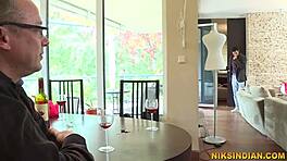 بيع جسم زوجتي الشابة للبوس العجوز مقابل فلوس سريعة