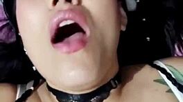 Tvář rozkoše! Krásná Bluee se masturbuje pro tebe se sexy španělským šarmem