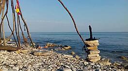 Cosplay Moana XXX si sbatte dildo nuda in spiaggia