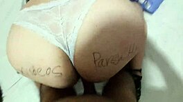 Casero adolescente 18+ latina se agacha para polla monstruosa en doggystyle.
