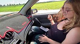 טין 18+ אבוד בכביש מבקש טרמפ הופך למפגש פרוע