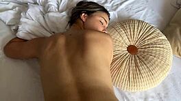 सौतेला बाप चोरी से आता है और मेरी कुंवारी को क्रीमपाई से लेता है! असली ऑर्गेज्म मुझे चौंकाती है, लियातोवार!