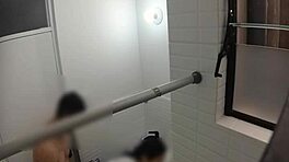 Mata-mata guru Sepanyol kongkek dengan kekasih, oops