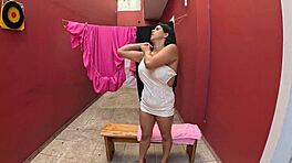 שלוש ברונטיות שובבות הופכות את האחוזה למסיבה מציצה פרועה