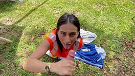 Gue lagi masturbasi pantat gue pake palu 😈