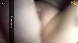 Czy ta ciasna nastolatka 18+ poradzi sobie z butelką w środku?