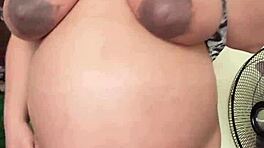 فتاة صغيرة 18+ فانا باردوت جاهزة لدرس الانضباط مع رجل زب كبير يعلم الآداب