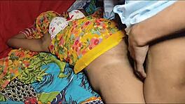 Čierny chlap intenzívne šúcha roznietenú tínedžerku Jessicu Lincolnovú v interracialnom análom šúchaní