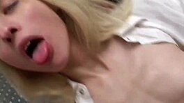 Ehi, guarda questo giovane 18+ che seduce e scopa un maturo!