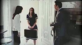 Megan Holly พยายามแสดงให้แม่เลี้ยงบุญธรรม Syren De Mer เห็นว่าพร้อมเป็นผู้ใหญ่ในห้องบำบัด ก้นแคบและนมเล็ก 18+