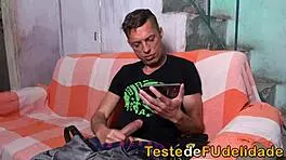 Novinha Gostosa Faz Boquete Para Tio