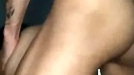 Comendo a novinha amadora no sofa