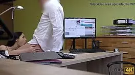 Teen girl does anal casting and gets her credit