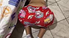 Stepdad tricks stepdaughter under the bed 😈