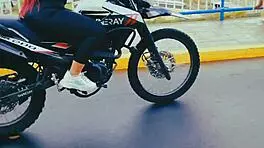 madrastra desesperada pide la polla de su hijastro en la mañana